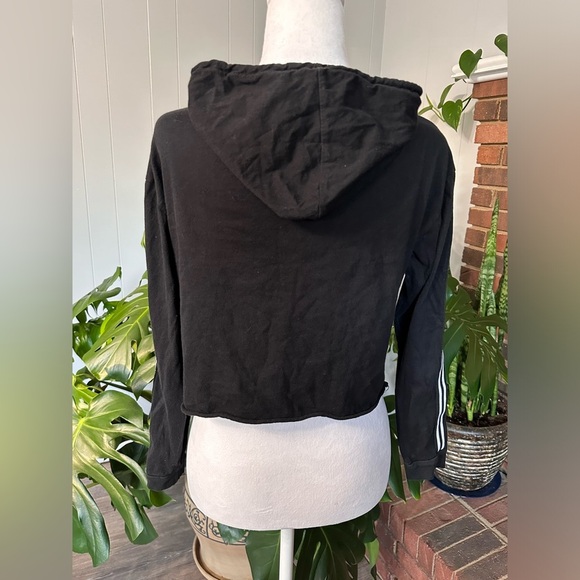 🛍️ Local Lab Cute Cropped hoodie with white straps great condition. - Picture 4 of 6